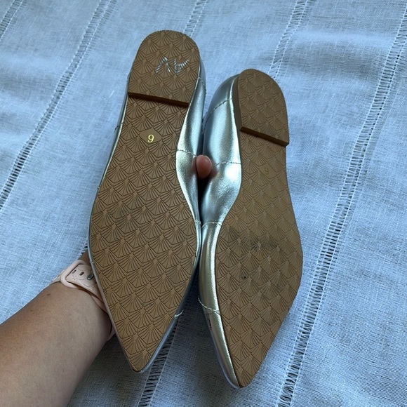 Seychelles Metallic Silver Flats - Picture 12 of 13
